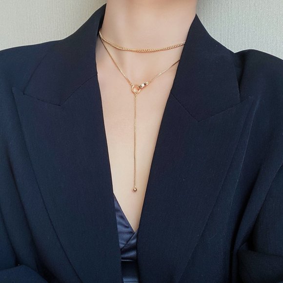 Minimalist Golden Y Necklace Knot Circle - Picture 3 of 12